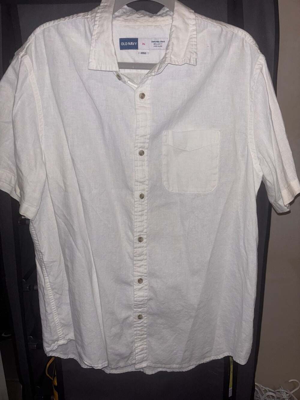 Old Navy Men's Everyday Regular Fit Button-Down Shirt
